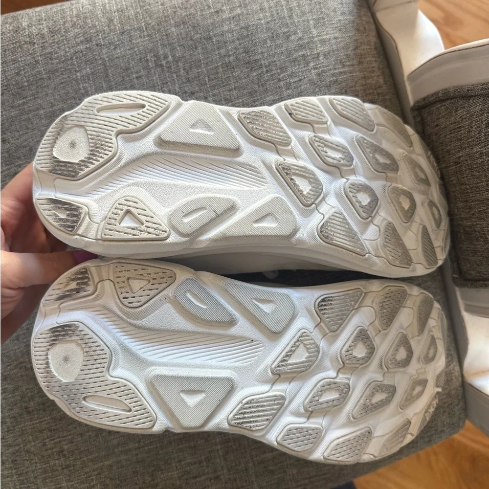 White Hoka Clifton 9 - Womens - Picture 4 of 10